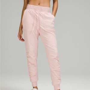 NWT LULULEMON Beyond the Studio 7/8 Jogger*L